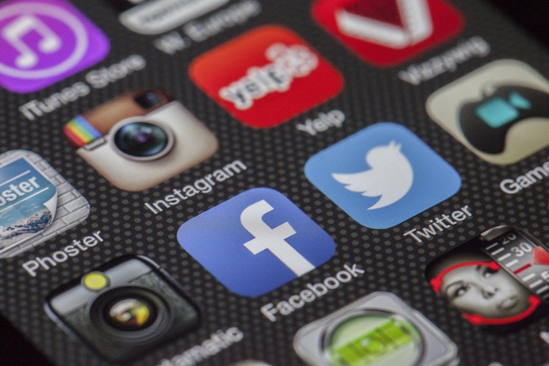 Manfaat Sosial Media untuk Mengembangkan Bisnis Sendiri
