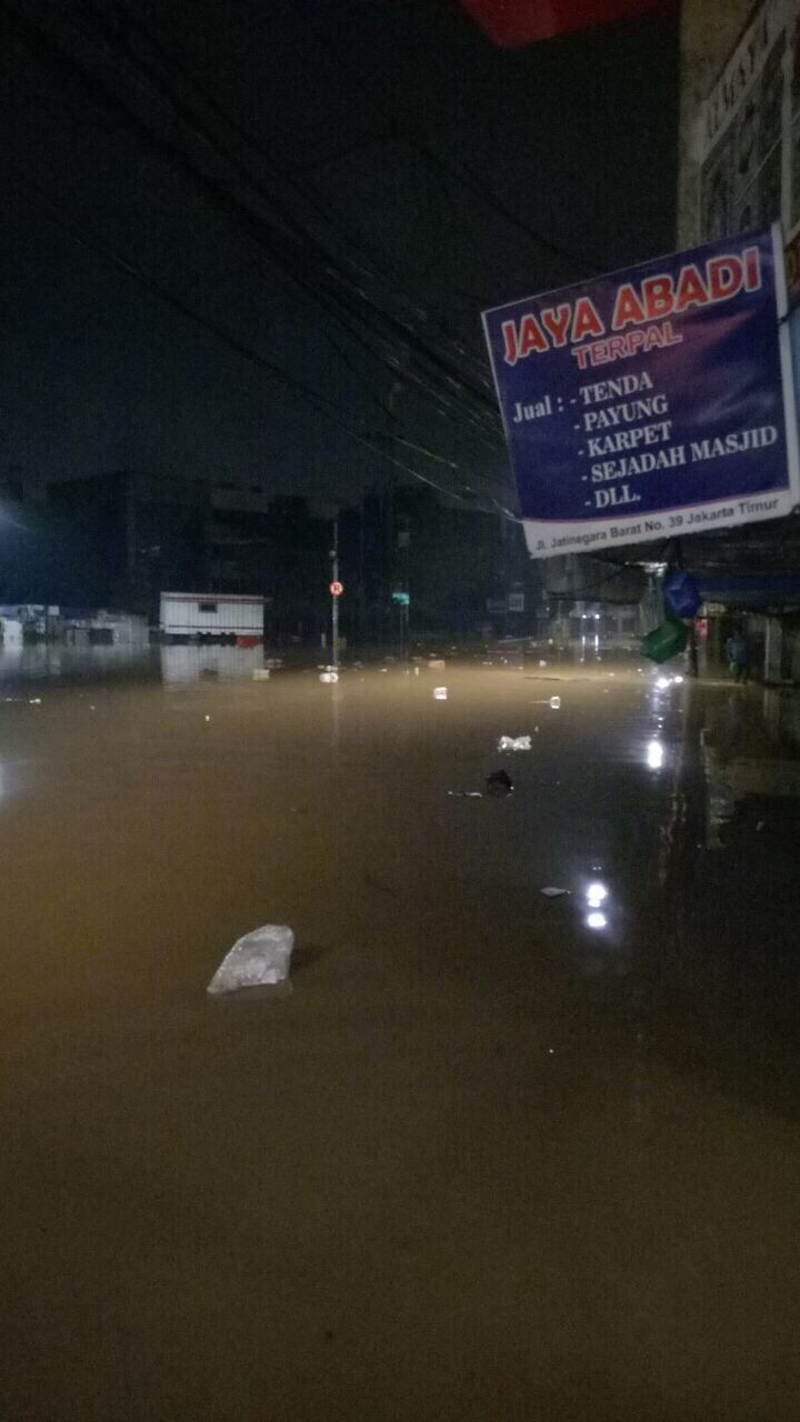 &#91;Info Banjir&#93;Akses Jalan Kampung Melayu - Jatinegara Ditutup Karena Banjir