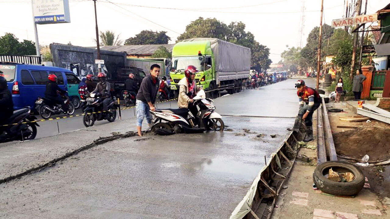 Ini Dia Raja Jalanan Yang Tidak Pernah Salah, Polisi Saja Dimaki !