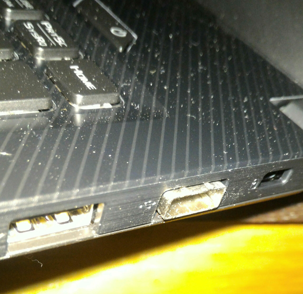 &#91;ASK&#93; Colokan USB nyangkut di port :(