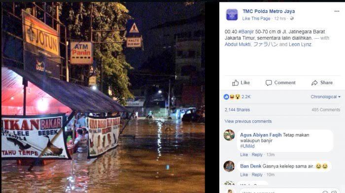 Banjir Rendam Warung Pecel Lele pun Viral