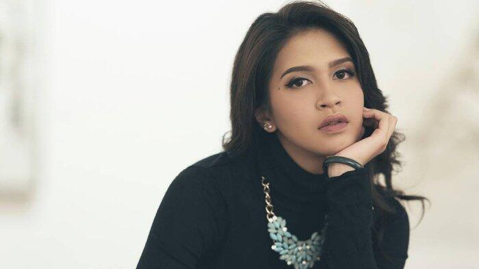 Sederet Kesibukan Sere Kalina Sebelum Menjadi Co-Host Indonesian Idol