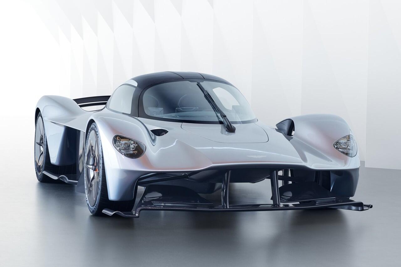 Hanya Diproduksi 99 Unit, Aston Martin Valkyrie Menggunakan Batu Bulan