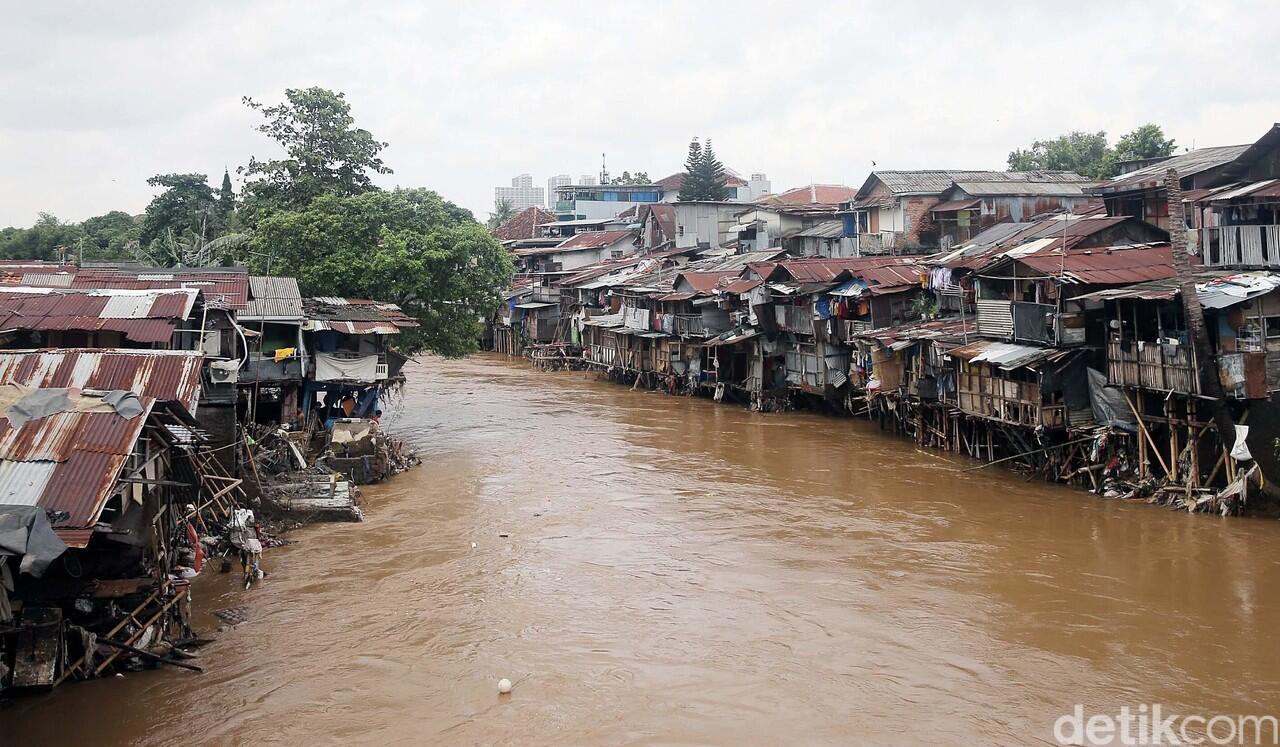 Pemprov DKI Anggarkan Rp 800 M untuk Normalisasi Sungai