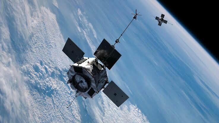 Mengapa Satelit Tidak Terlihat Pada Foto Yang Diambil Dari ISS? 