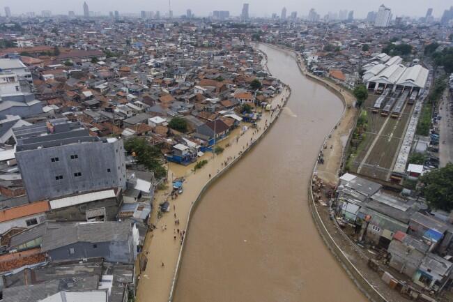 DKI Alokasikan Rp800 Miliar untuk Normalisasi Sungai