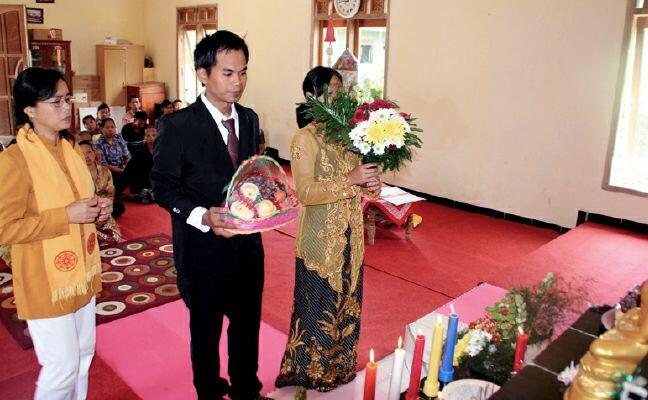 Diskriminasi Membuat Sejumlah Umat Buddha Tidak Memiliki Akta Nikah Sampai Tua