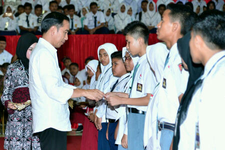 Presiden Jokowi Ingin Semua Anak Indonesia Bersekolah