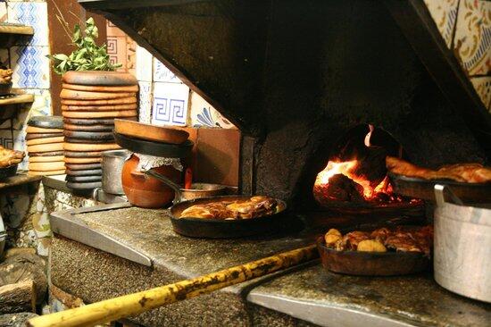 Tungku Masak Terus Menyala Selama 293 Tahun di Restoran Ini