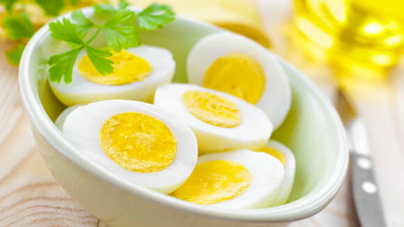 6 Makanan Ini Harus Kamu Jauhkan dari Microwave