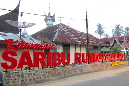 Jokowi Janji Revitalisasi 1.000 Rumah Gadang