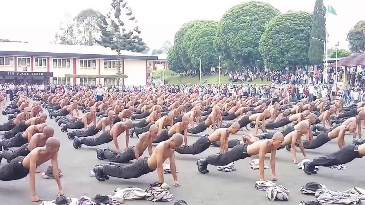 Perbedaan pendidikan POLRI dengan SMA