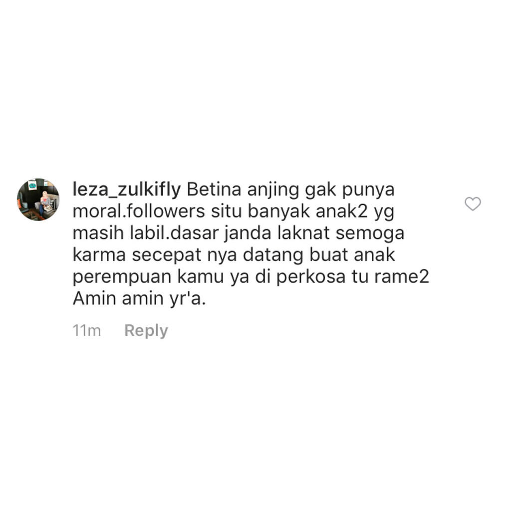 Seorang Netizen Sumpahi Anaknya, Denada Murka dan Tak Akan Tinggal Diam!