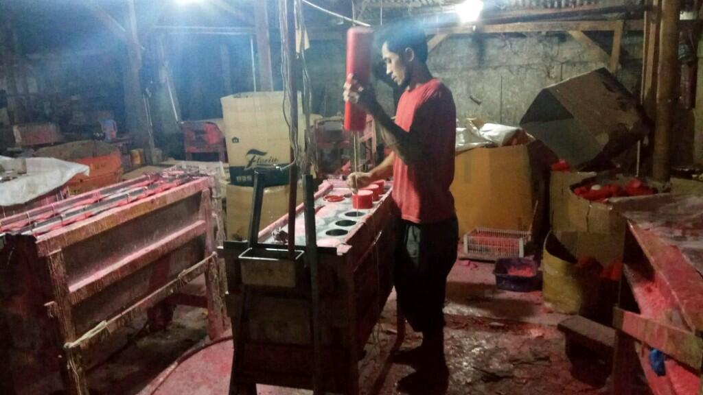 Jelang Imlek, Pengrajin Lilin di Tangerang Kebanjiran Order