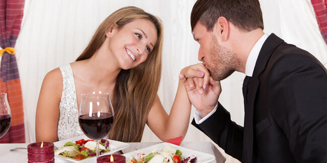 6 Cara Ini Bisa Bikin Pria Tergila-gila pada Anda