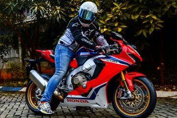 Bikin Iri , Hadiah Ultah Yang ke 18 Di Kasih Kado Giniian Sama Ibunya