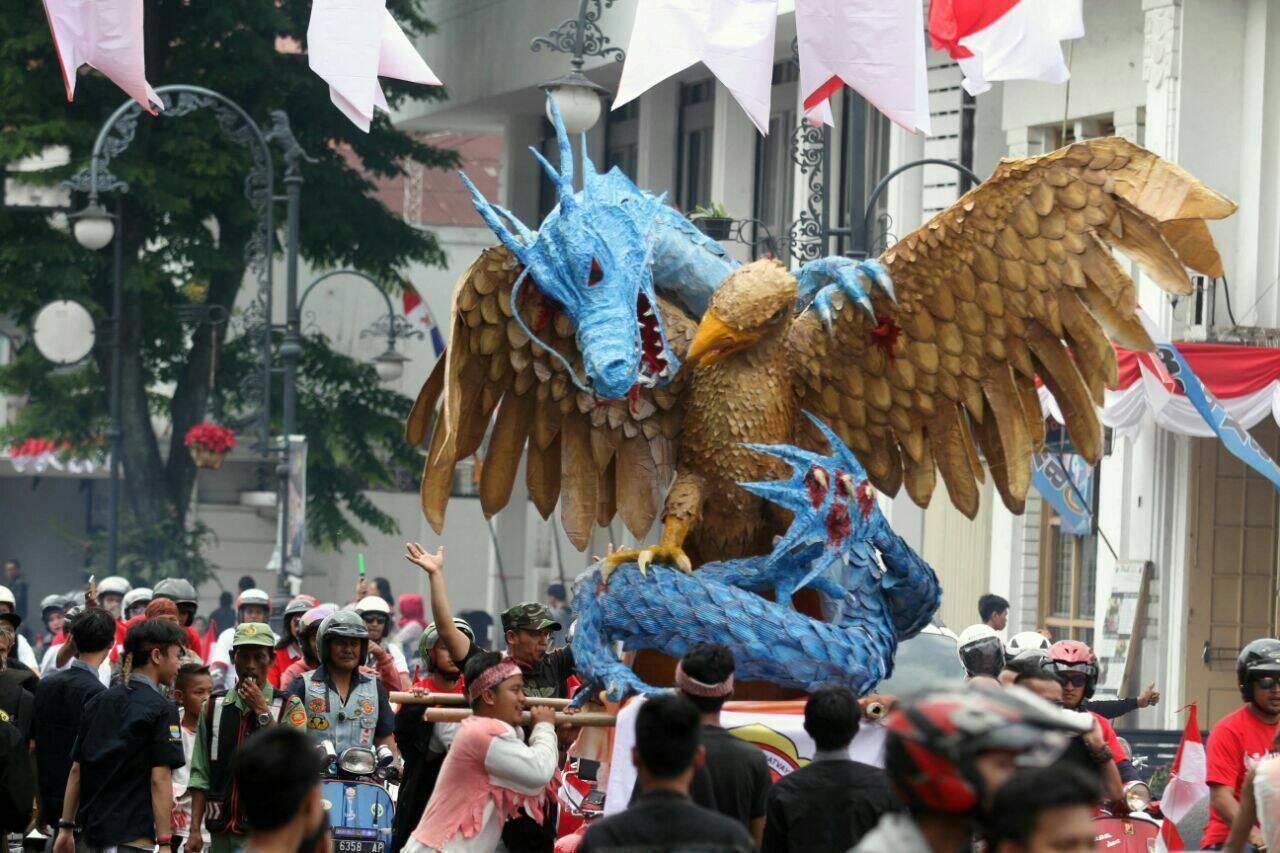 Amien Rais: Ada Kekuatan Siluman di Balik Penyerangan Gereja