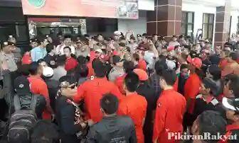 Sidang Putusan Pencemaran Nama Baik PDIP Berakhir Ricuh