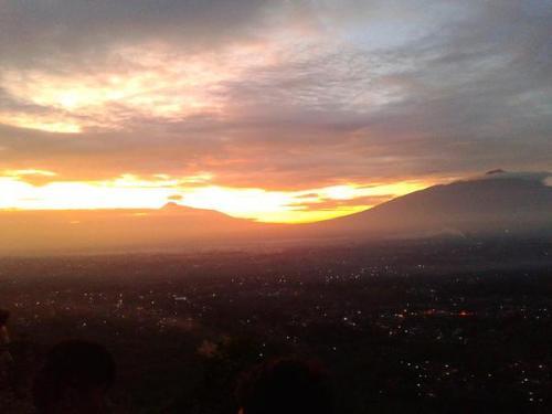 Empat Lokasi Untuk Melihat Sunrise Di Bogor