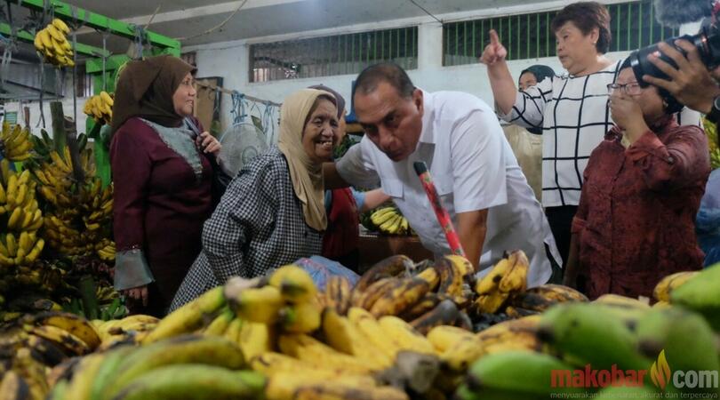 Masyarakat Antusias Sambut Edy Rahmayadi di Pasar Petisah