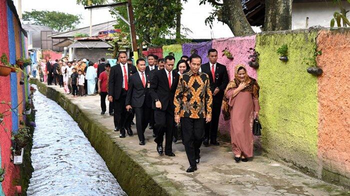 Susuri Gang Kancil, Jokowi Hadiri Resepsi Pernikahan Anak Mantan Sopirnya