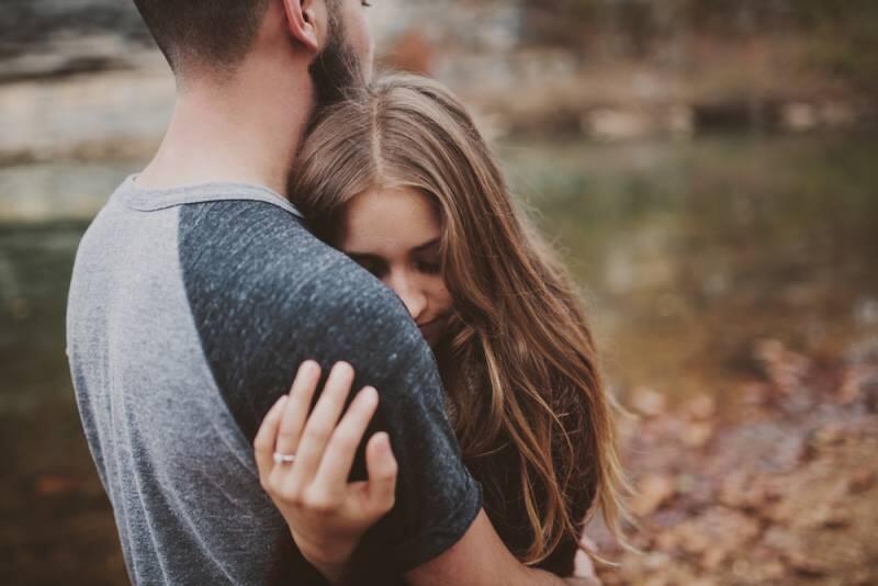 7 Cara Ampuh Mengobati Kangen sama Pacar. Pejuang LDR Harus Baca Ini!