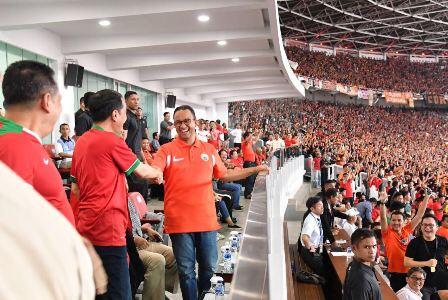 Anies tak Masuk Daftar Pendamping Jokowi Menyerahkan Piala