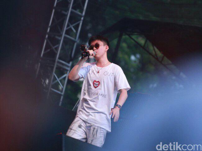 Keren .. Rich Brian Kembali Cetak Sejarah, Albumnya Masuk Top 20 Chart Billboard