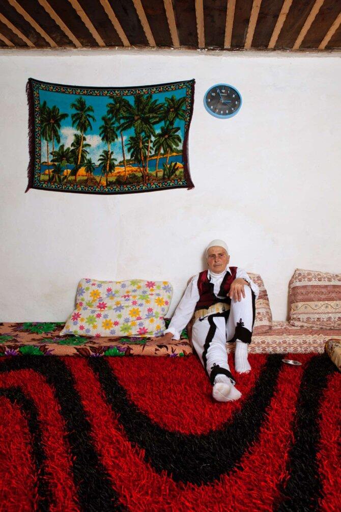 Tolak ketidakadilan, perawan-perawan Albania pilih jadi pria sampai tua