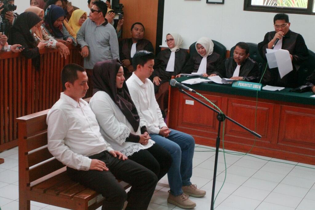 Tiga Terdakwa First Travel Didakwa Rugikan Jemaah Rp905 Miliar
