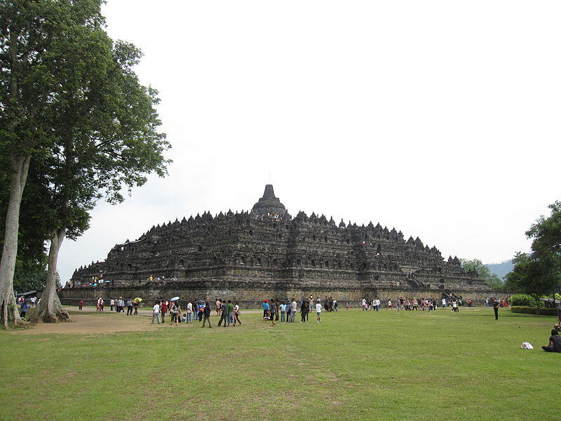 10 Destinasi Wisata Indonesia Paling Populer Untuk Turis Mancanegara