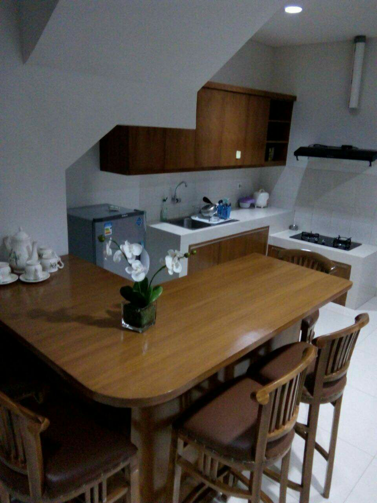 KOST HARIAN/BULANAN