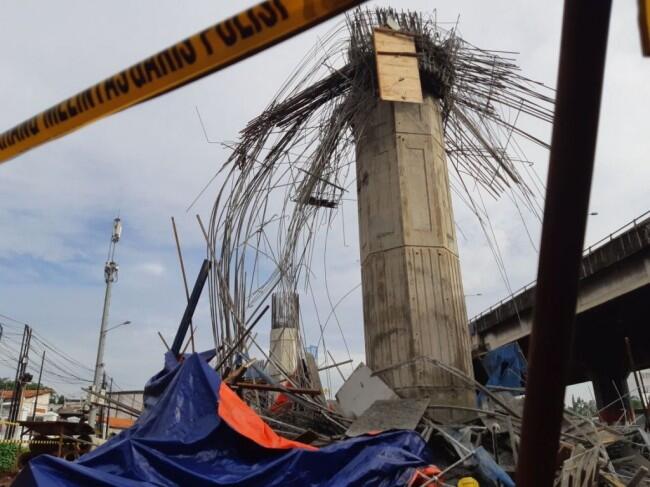 Runtuh Beruntun Proyek Infrastruktur