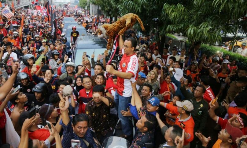 GUBERNUR ANIES SAKSIKAN LANGSUNG KEMENANGAN PERSIJA ATAS JOHOR DARUL TAKZIM
