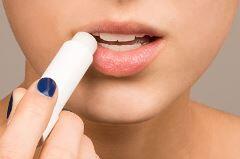 Mau Coba Pakai Lip-Cream? Coba Perhatikan Beberapa Hal Ini!