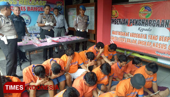 Astaga! Emak-Emak Ini Nyabu dengan Anak di Bawah Umur