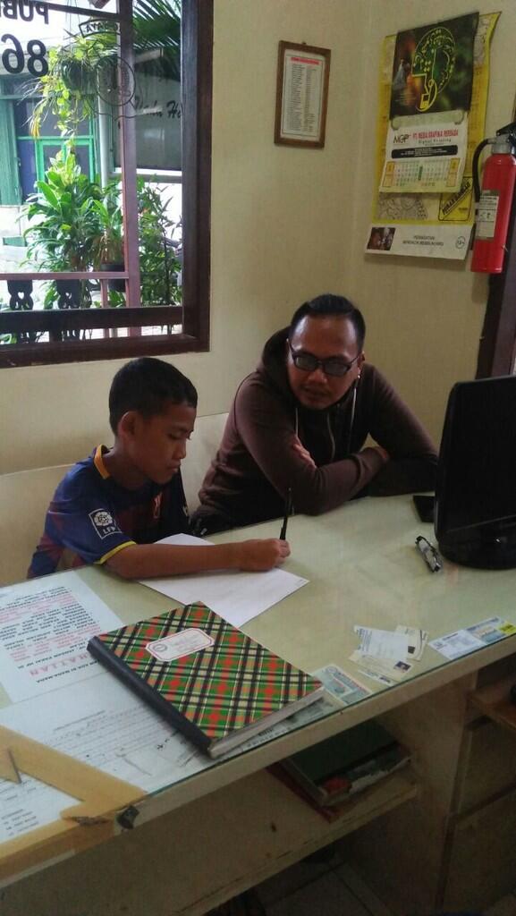 Diusir Ibu Tiri, Anak Ini Telantar hingga Kelaparan