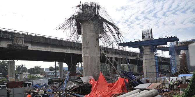 Heavy Lifting Masalah Di Robohnya Tol Becakayu