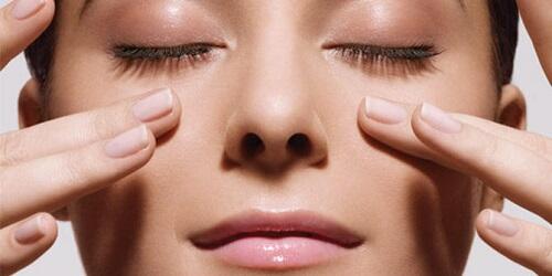 Sist, Kita bisa banget tampil natural dengan menggunakan cara make up seperti ini!