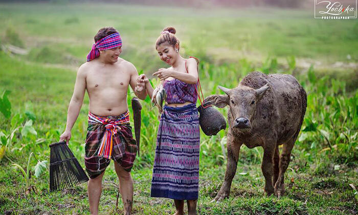 KEINDAHAN DIBALIK KESEDERHANAAN PETANI DAN SAWAH