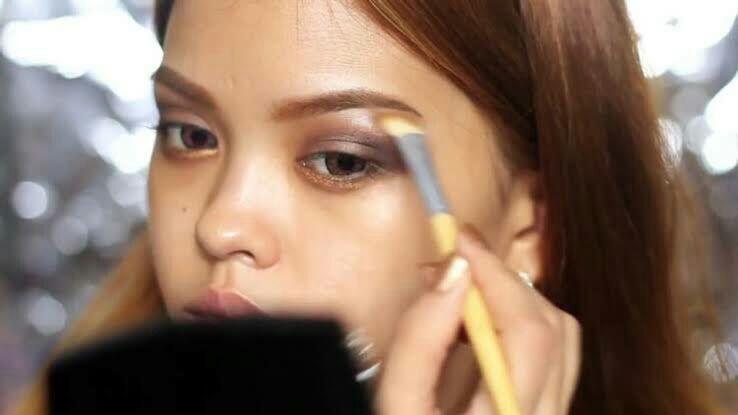 Punya Kulit Hitam Manis? 
Tips make up ini perlu kamu coba!