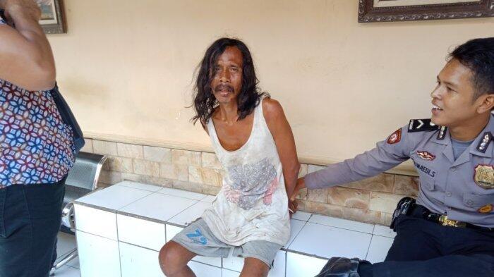 Orang Gila Mondar-mandir Bawa Pisau di Kota Cirebon, Warga Resah