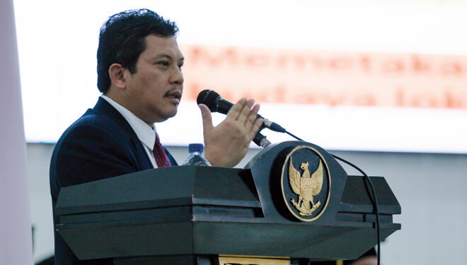 #saveguru Pemerintah Merevisi Aturan Tunjangan Guru Besar