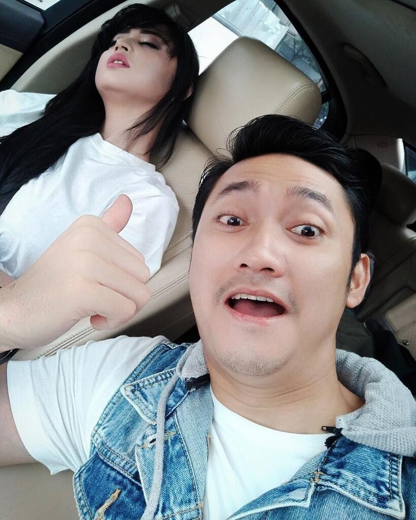 Beginilah wajah artis cantik yang kepergok ketiduran