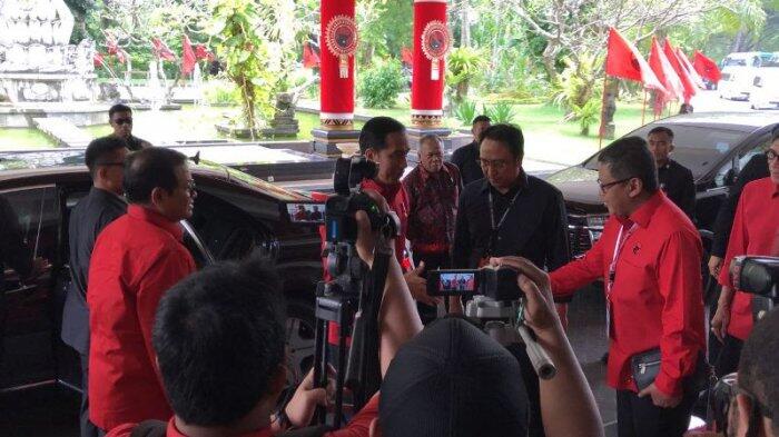 Jokowi, Tjahjo, Yasonna, Kompak Berkemeja Merah, Megawati Justru Kenakan Atasan Hitam
