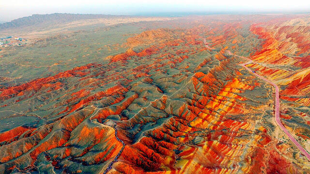 Yuk Mengenal Lebih Jauh Keindahan Dan Keunikan Rainbow Mountain Yang ...