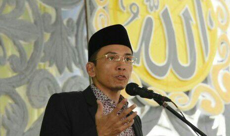 TGB Lantunkan 4 Pantun Sapa Warga Aceh