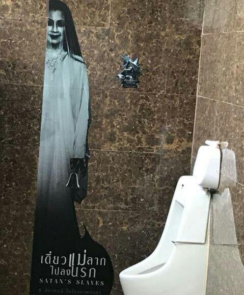 Hiii.. Ada Penampakan Ibu &quot;Pengabdi Setan&quot; Di Toilet Mall Thailand