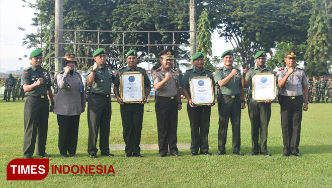 josss...Gagalkan Hubungan Sabu, BNN Beri Penghargaan kepada Tiga Prajurit TNI.