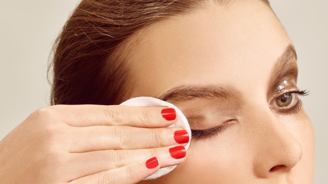 &#91;GATSUONE INFO&#93; Mana yang Sering Sista Pakai, Make Up Remover atau Face Cleanser?